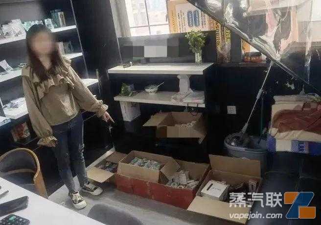 合江警方破获一起非法经营水果味电子烟案件，涉案金额1000万余元